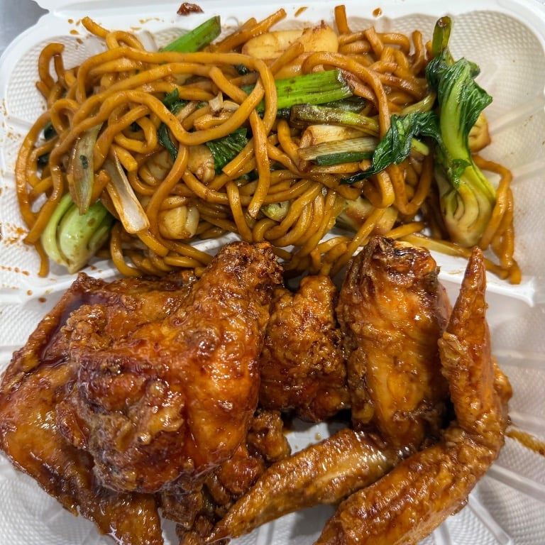 鸡翅跟捞面 Wings ＆ Lo Mein Combo