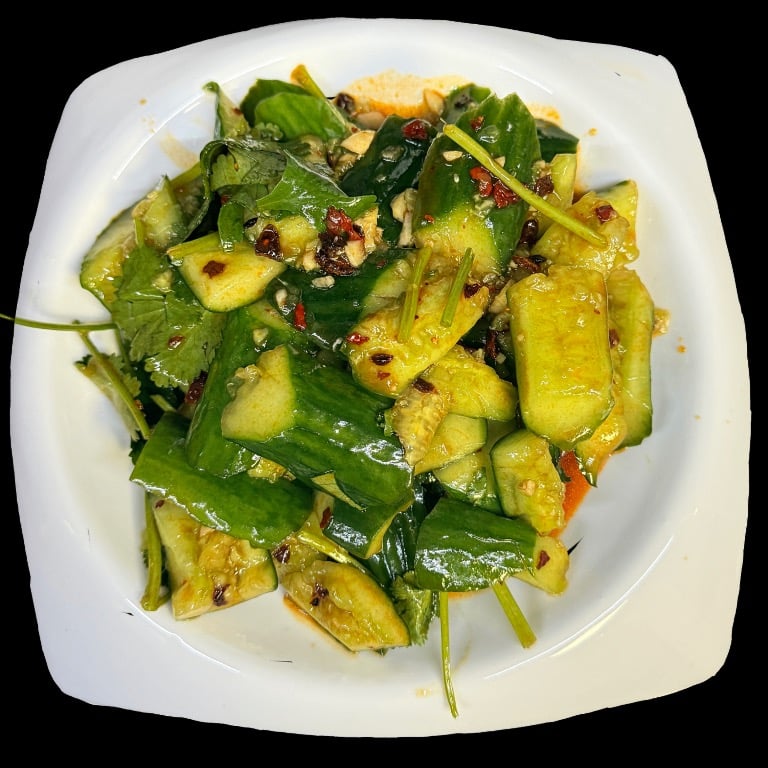 拍黄瓜 Smashed Cucumber w. Garlic