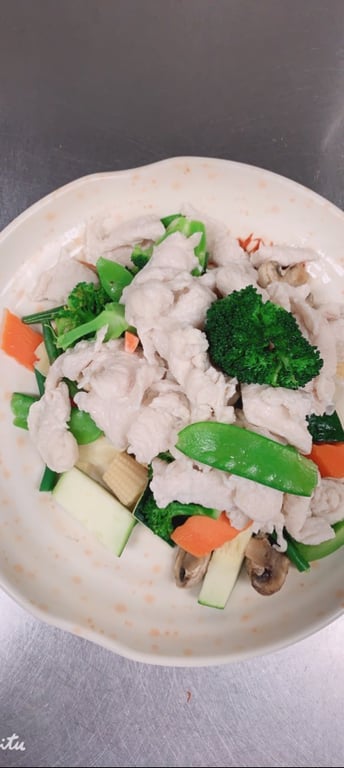 D3. Steamed Chicken w. Mixed Veg.