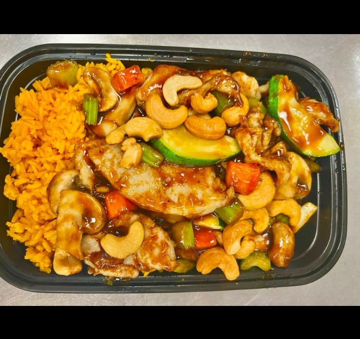 C10. Chicken with Cashew Nuts
