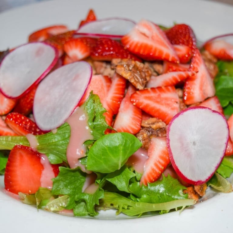 STRAWBERRY WALNUT SALAD