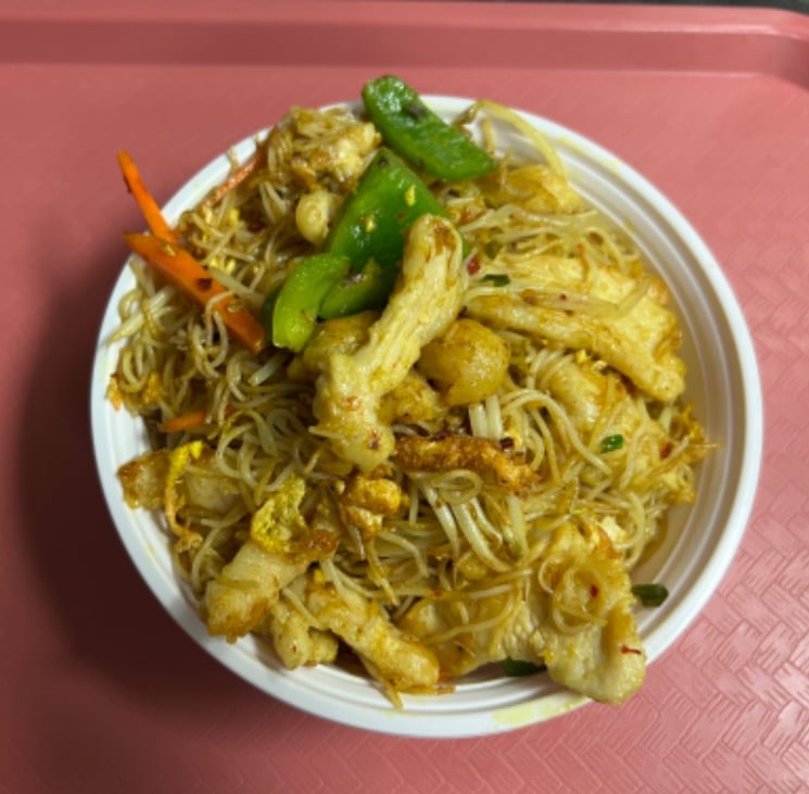 211. Singapore Noodle with Chicken