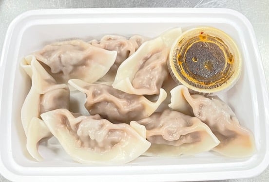 #8. 水饺<br>Steamed Pork Dumplings (8)