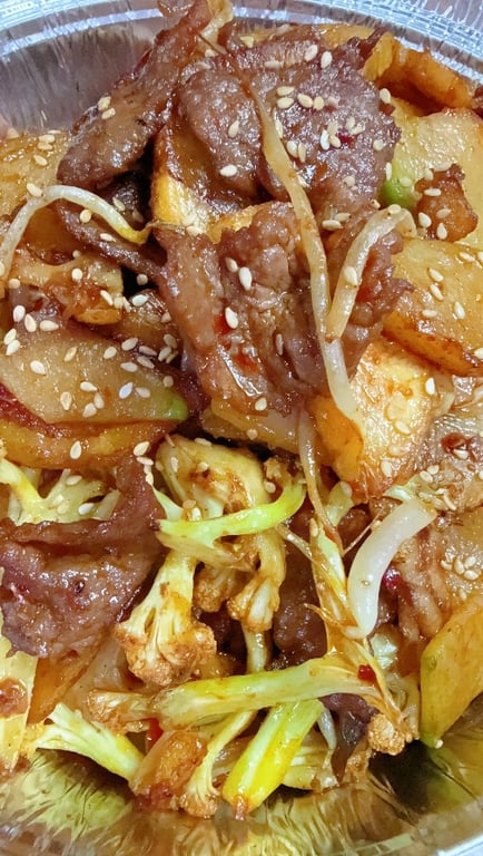 麻辣香锅牛 Spicy Beef Pot