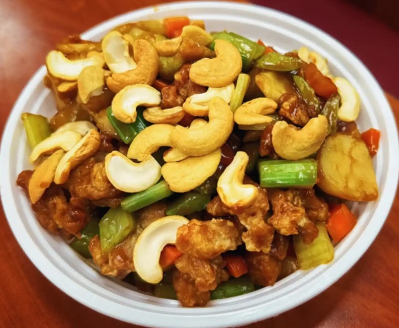 84. Chicken w. Cashew Nuts