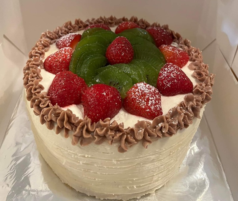 Japanese Strawberry Sponge Whole Cake Image