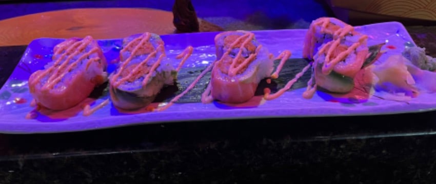 S16. Salmon Lover Roll (8)