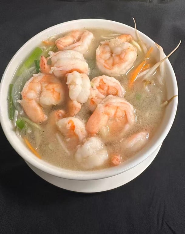 D10. Shrimp Noodle with  Broth - 虾仁汤面