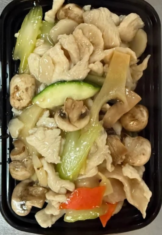 L9. Moo Goo Gai Pan