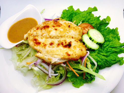 S13. Grilled Chicken Breast Salad