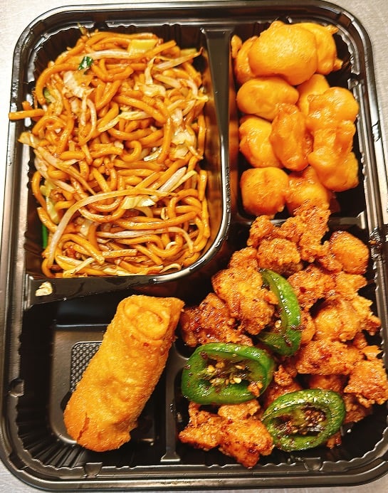 B10. Jalapeño Chicken Bento Box  麻辣鸡便当