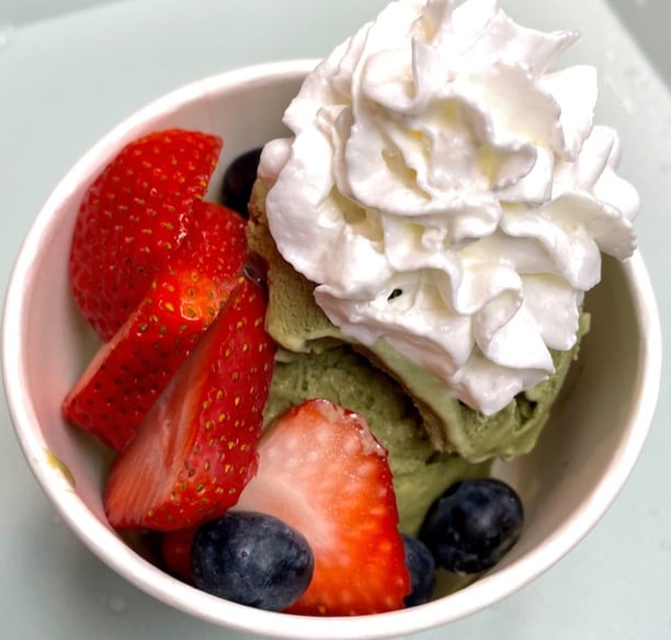 Matcha Ice Cream w/ strawberry