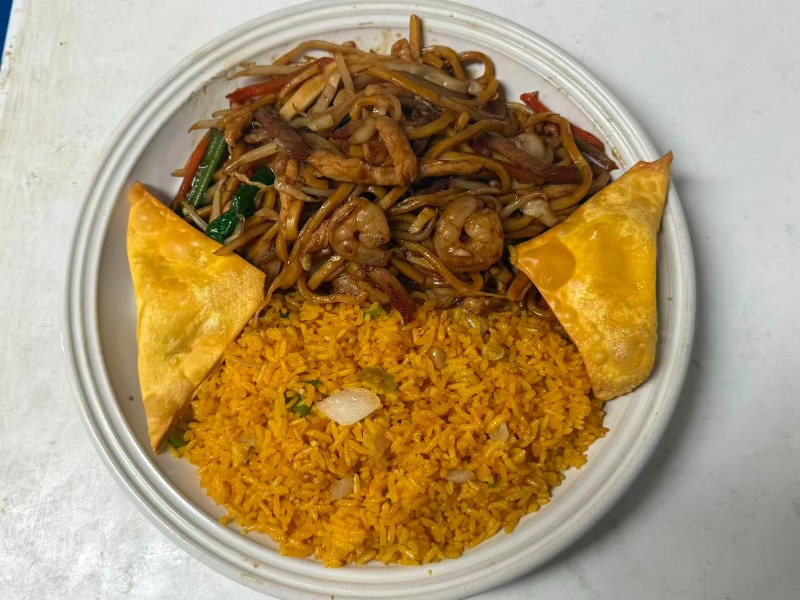 本楼捞面 <br>House Special Lo Mein
