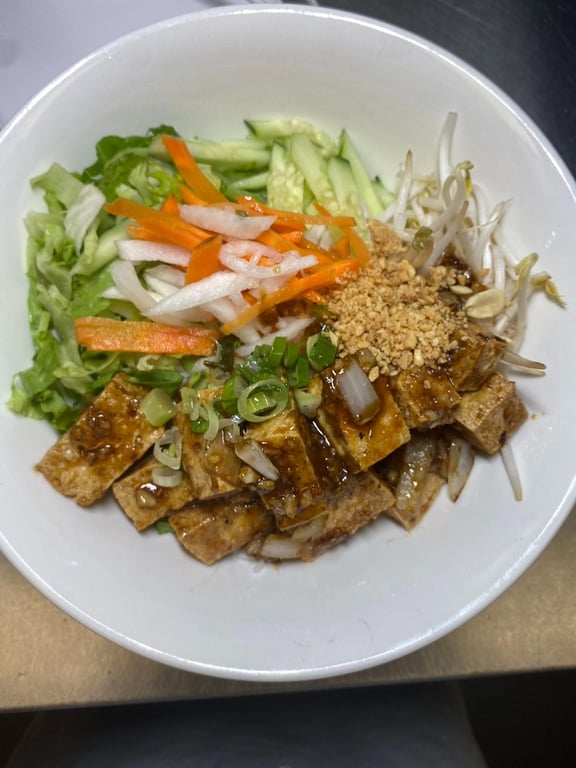 V6. Lemon-Grass Fried Tofu Vermicelli