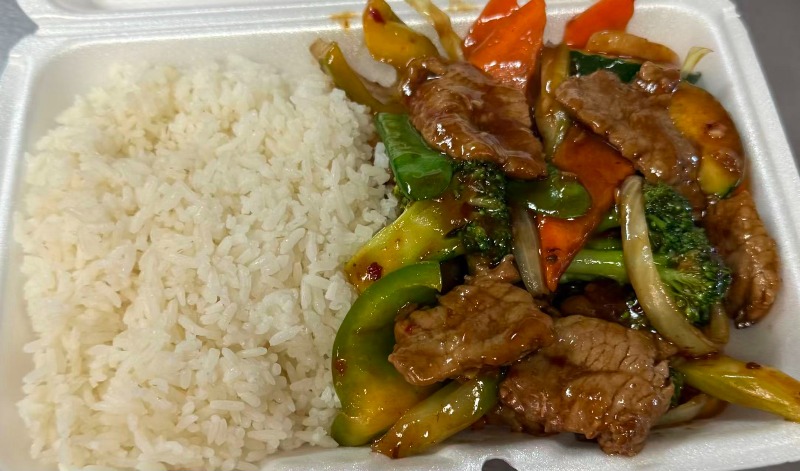 L29. 四川牛 Szechuan Beef