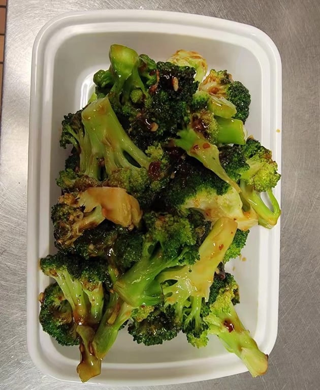 104. Broccoli with Garlic Sauce