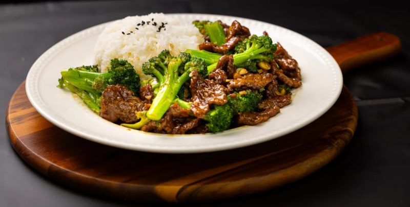 Broccoli & Beef Rice 西兰花牛肉饭