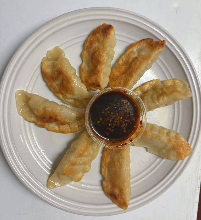 A10. 锅贴<br>Fried Dumpling (8)