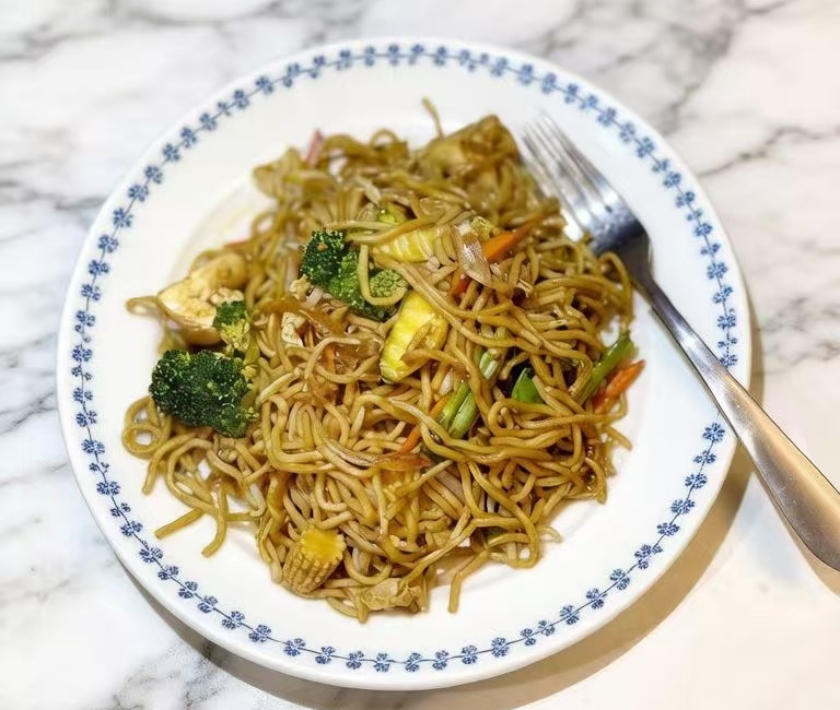C2. Vegetable Lo Mein