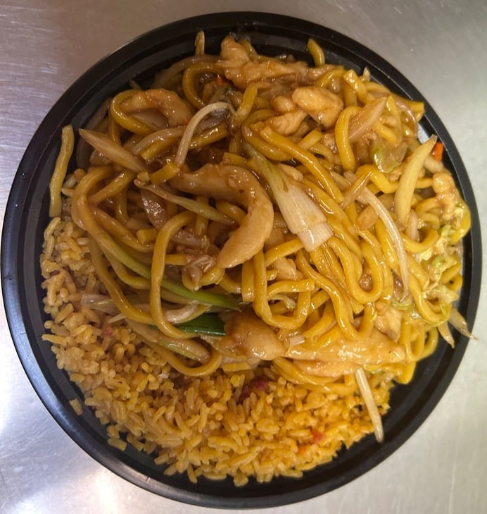 鸡捞面 <br> Chicken Lo Mein