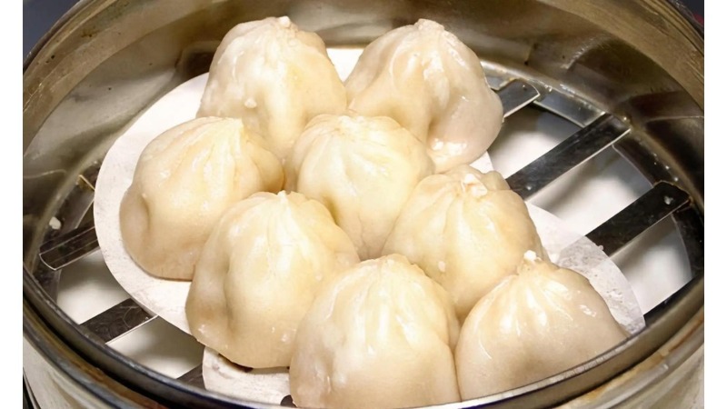 A01. Steamed Soup Dumplings w. Pork