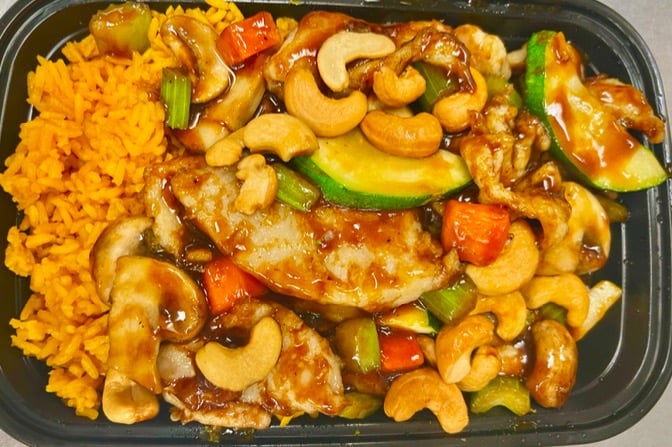 L12. Chicken with Cashew Nuts