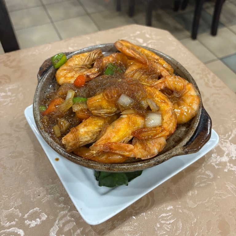 117. Shrimp with Rice Noodle Hot Pot