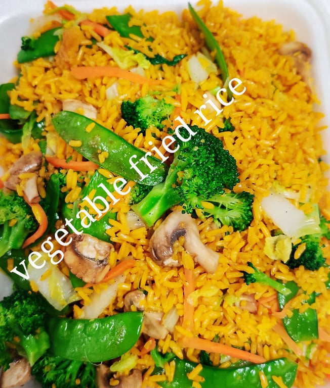 素菜炒饭 25. Vegetable Fried Rice