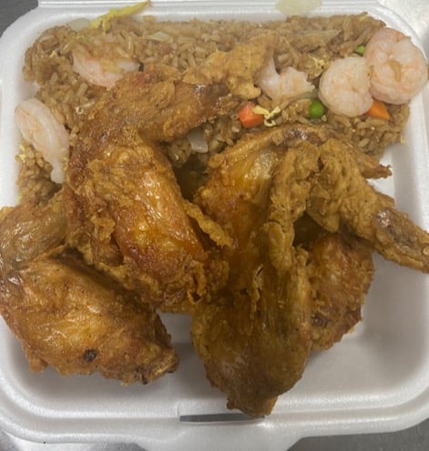 A2. Chicken Wings (6) w. Shrimp Fried Rice