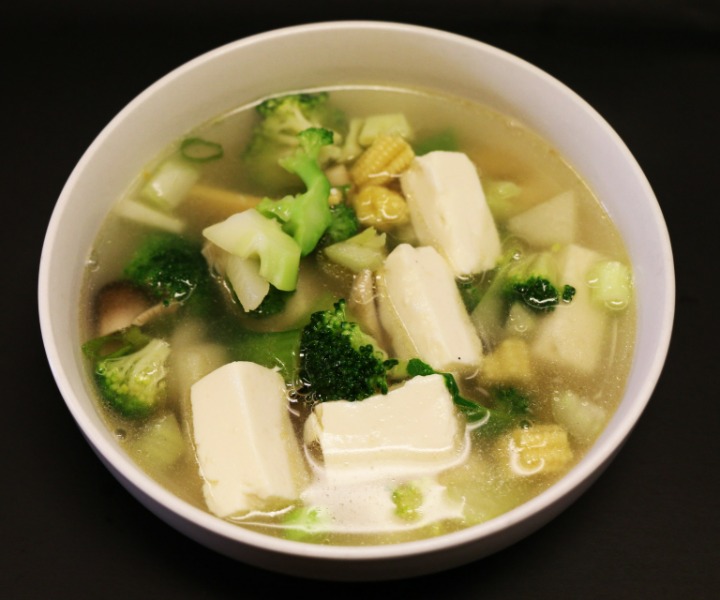 22. Vegetable Tofu Soup 素菜豆腐汤