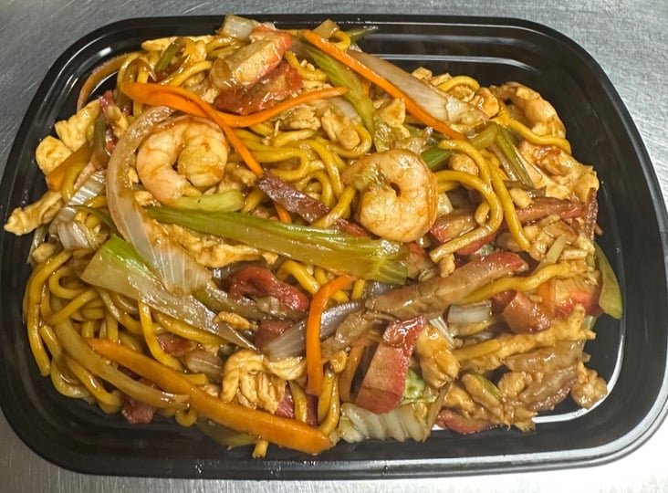 31. House Special Lo Mein