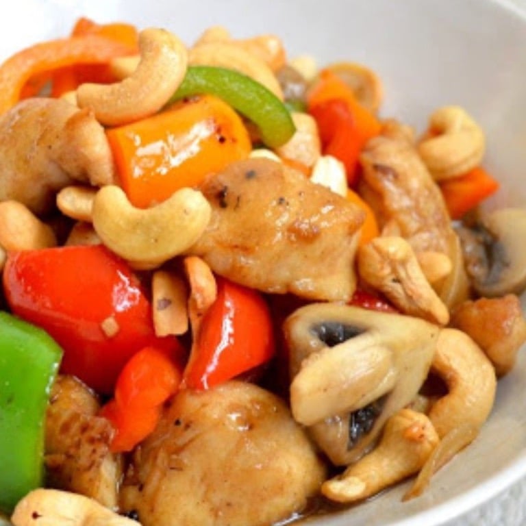 C13. Chicken w. Cashew Nuts