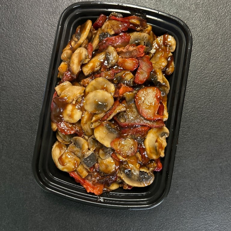 蘑菇叉烧<br>75. Roast Pork w. Mushroom