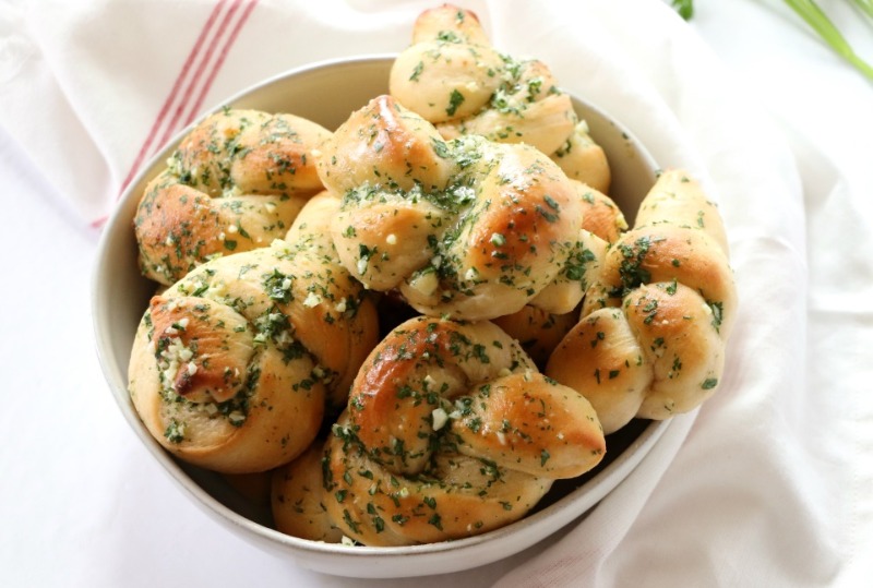 Garlic knots