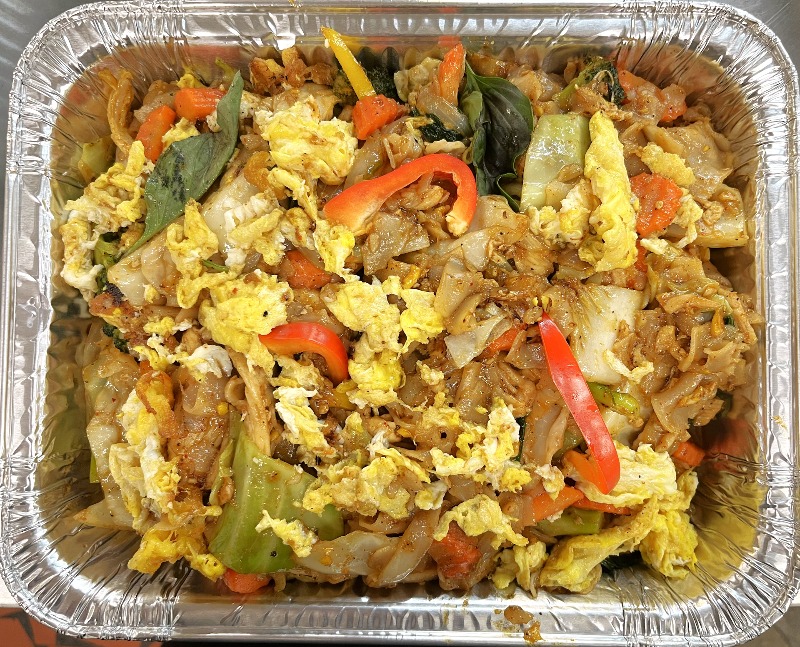 Tray Pad Khee Mao (Drunken Noodle) Image