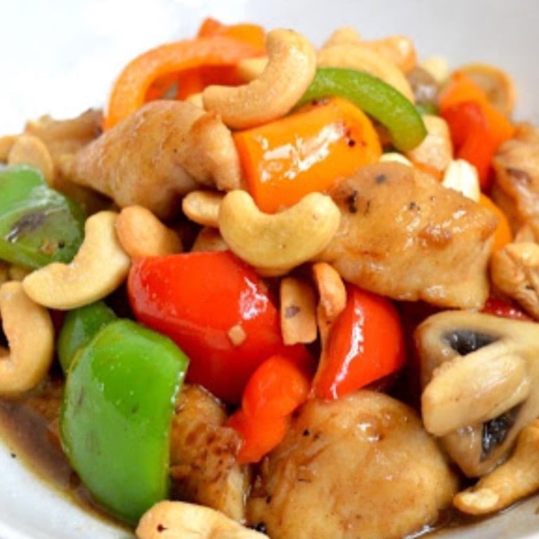 L13. Chicken w. Cashew Nuts