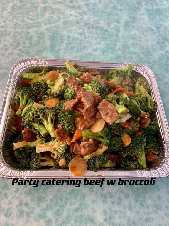 H12. Beef w. Broccoli Party Tray Image