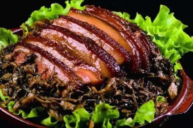 Braised Pork with Vegetable  梅菜扣肉