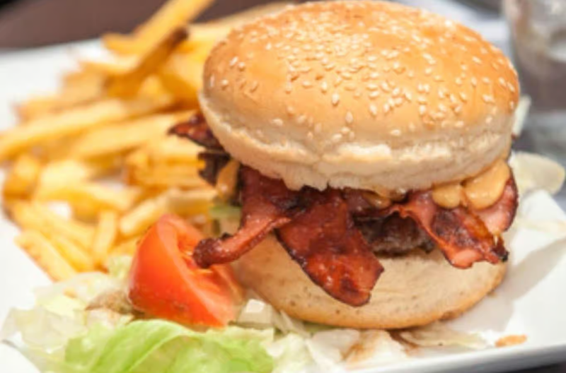 B8. 培根炸鸡汉堡套餐 Bacon Fried Chicken Combo