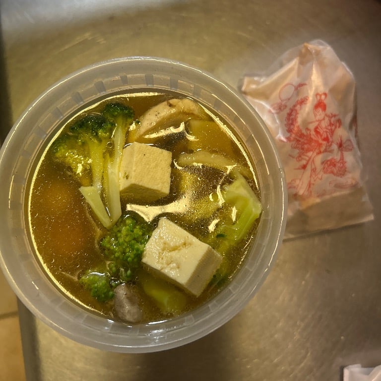 蔬菜豆腐汤<br>24. Bean Curd w. Vegetable Soup