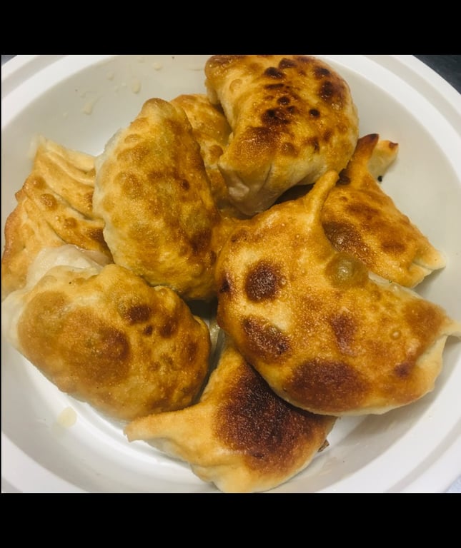 Fried Pork Dumpling (8) 猪肉锅贴