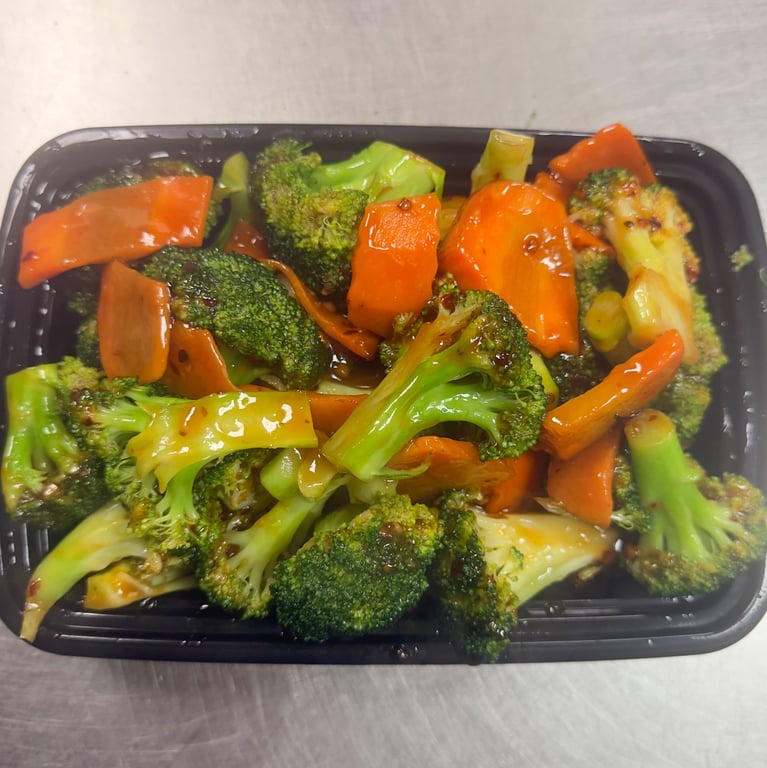 110. Sauteed Broccoli w. Garlic Sauce