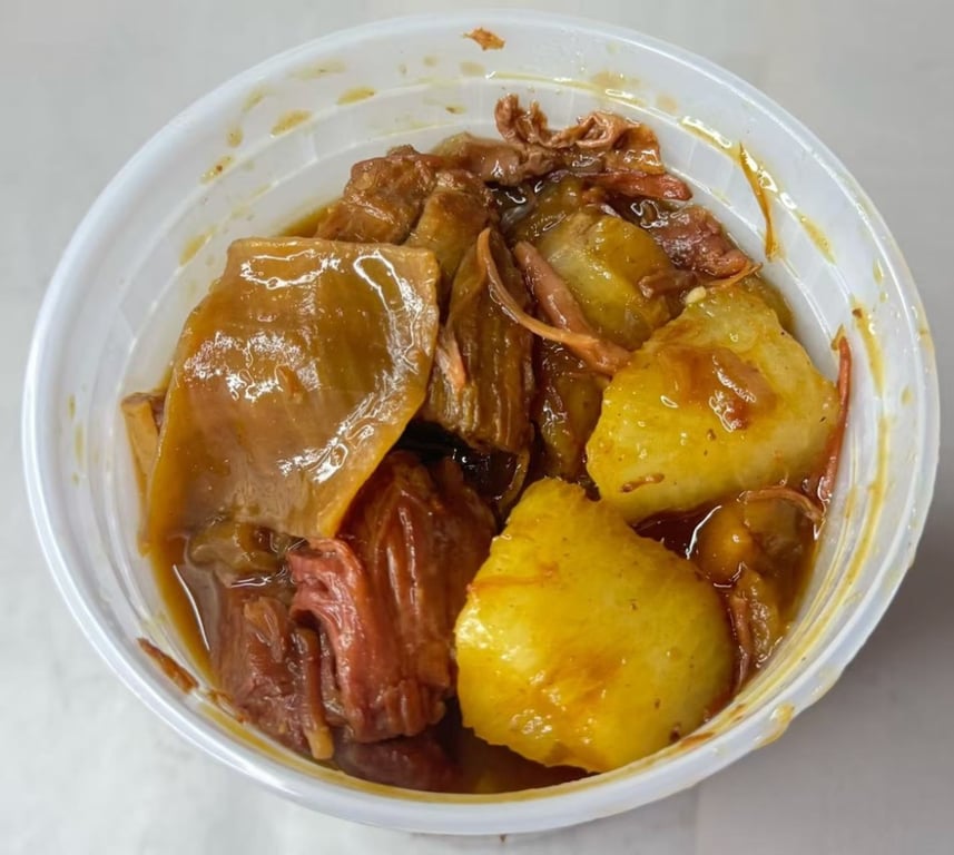 Beef Stew and Turnip in Clay Pot