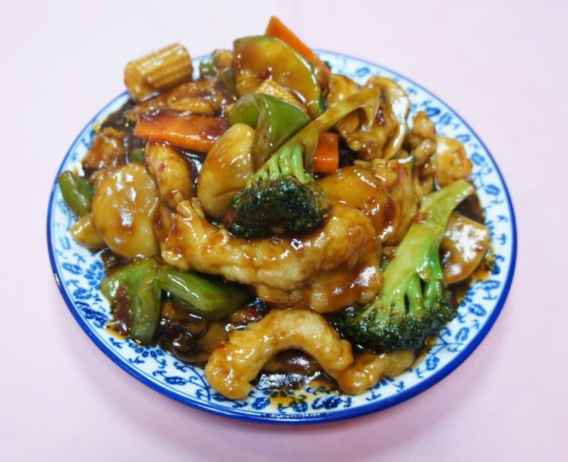 C17. Hunan Chicken