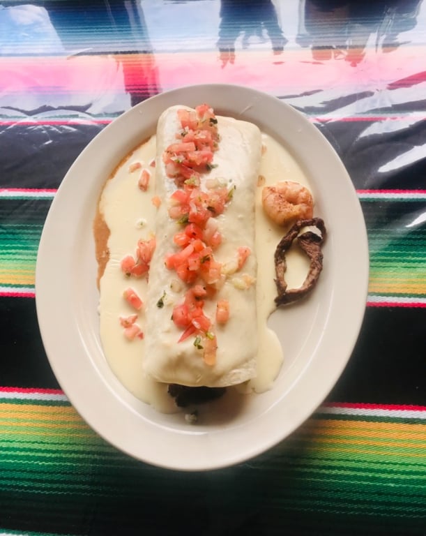 Burrito Mar y Tierra