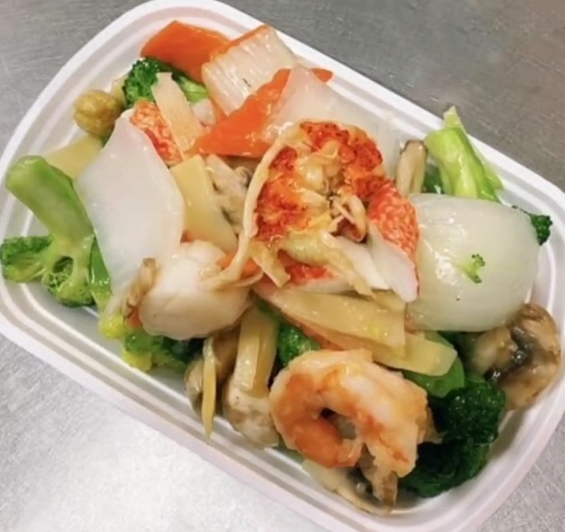 H 3. Scallop & Shrimp w. Garlic Sauce