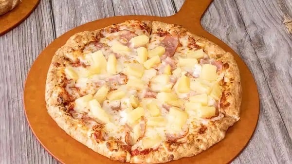 Cauliflower Hawaiian Pizza