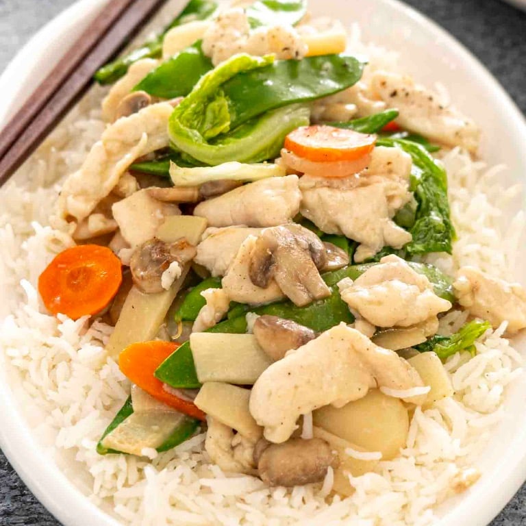 L6. Moo Goo Gai Pan