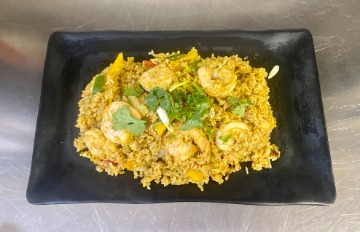 F6. 咖喱大虾炒饭 Jumbo Shrimp Curry Fried Rice