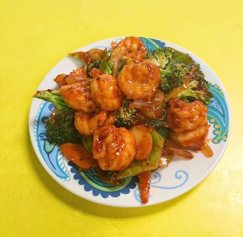 102. Shrimp w. Garlic Sauce